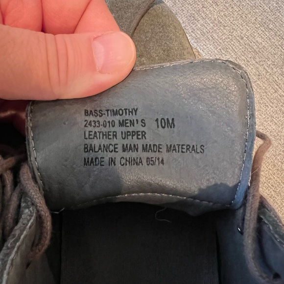 G.H. Bass Suede Chukka Boots - Picture 6 of 6